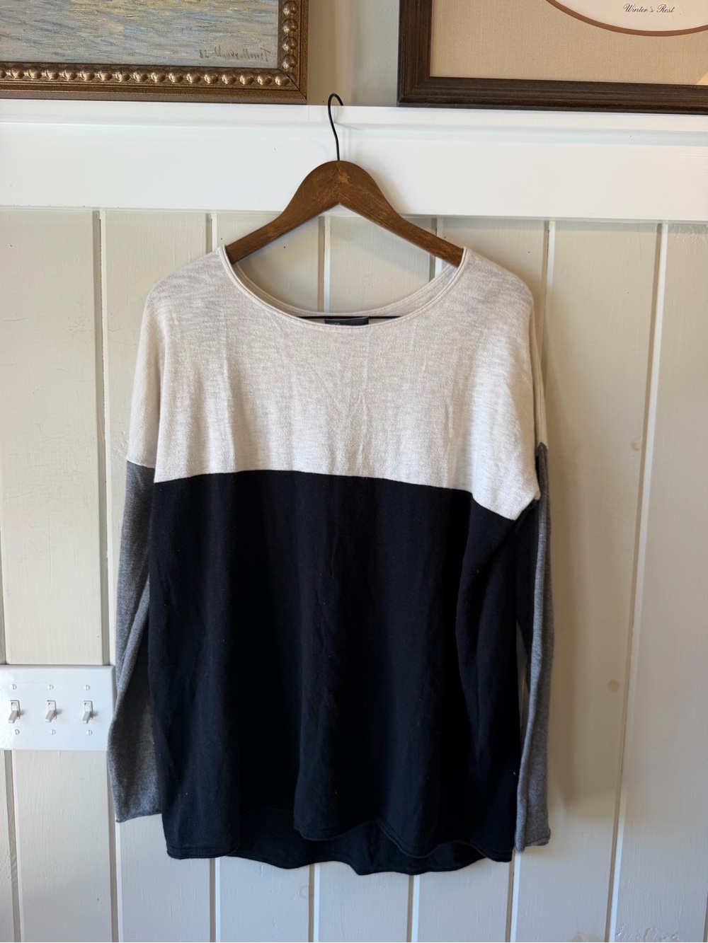 Vince Colorblock Lightweight Sweater in Cream, Black & Gray, Size Medium, EUC